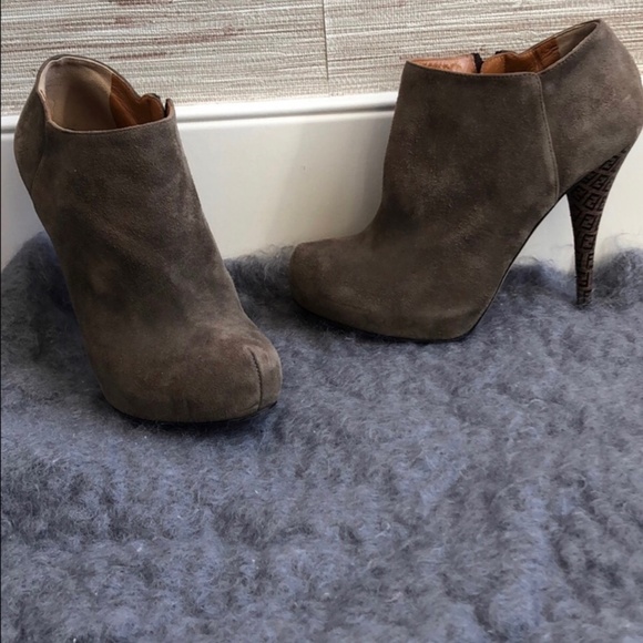 Authentic Fendi Ankle Booties - Picture 1 of 5